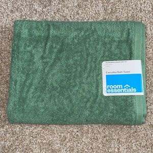 Room Essentials Everyday Bath Towel Green🆕
